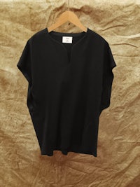 Black t-shirt